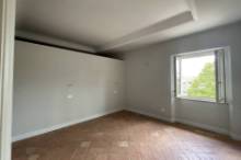 Vendita appartamento in palazzo d'epoca con posto auto Pesaro - zona centro storico (AP906)