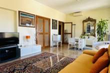 AFFITTO TRANSITORIO APPARTAMENTO PESARO - ZONA CENTRO-MARE (P5-73)