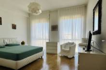 AFFITTO TRANSITORIO APPARTAMENTO PESARO - ZONA CENTRO-MARE (P5-73)