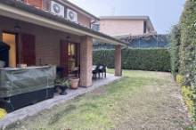 Vendita villetta con giadino Pesaro - Trebbiantico (IN190)