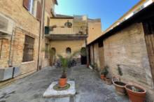 Vendita appartamento affrescato Pesaro - zona centro storico (AP933)