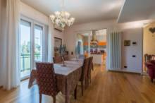 Vendita appartamento con giardino e garage Pesaro Zona Pantano (AP952)