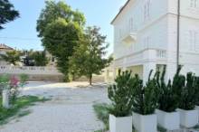 Vendita appartamento al piano nobile di Villa Pesaro - Zona mare (AP958)